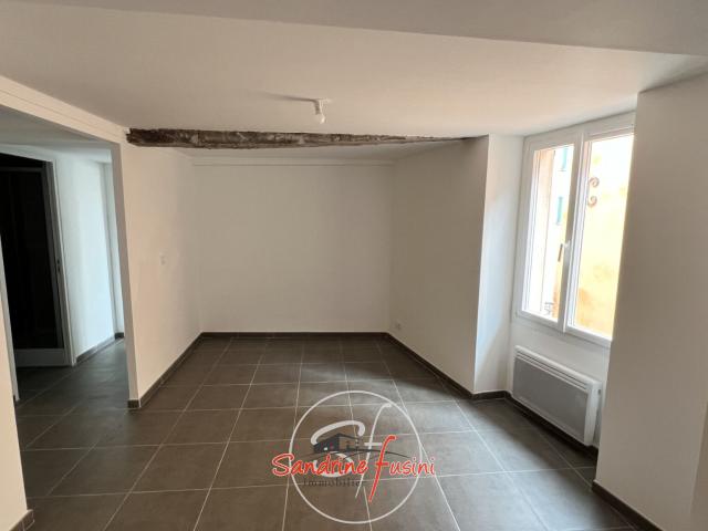 Appartement 4 pièces, 91 m² à louer à Bouyon 06510