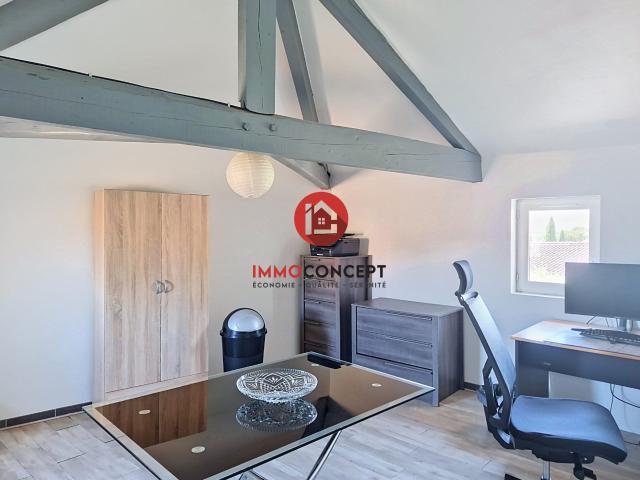 Appartement 4 pièces, 91 m² à louer à Montfaucon 30150
