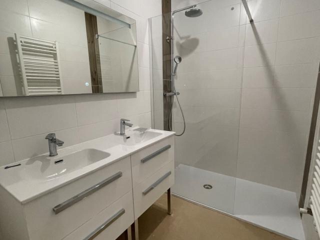 Appartement 4 pièces, 92 m² à louer à Saint Ismier 38330