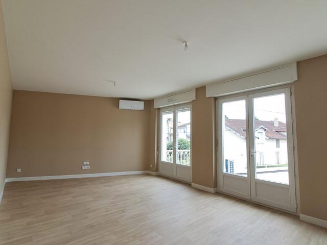 Appartement 4 pièces, 97 m² à louer à Carmaux 81400