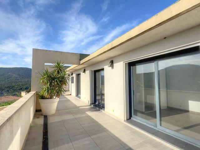 Appartement 4 pièces 97 m²