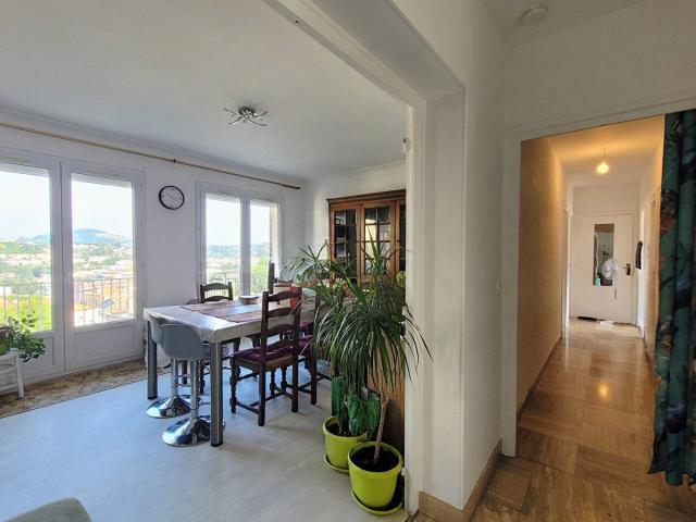 Appartement 4 pièces 94 m²