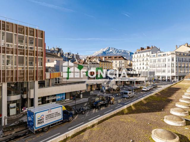 Appartement 4 pièces 94 m²