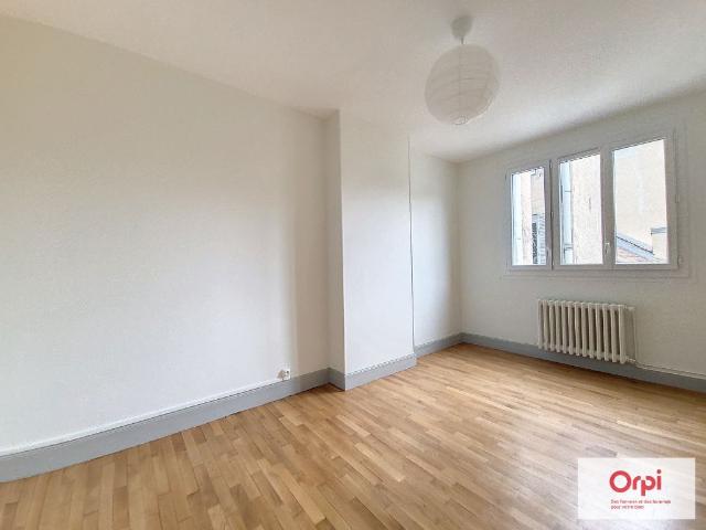 Appartement 4 pièces, 96 m² à louer à Montluçon 03100