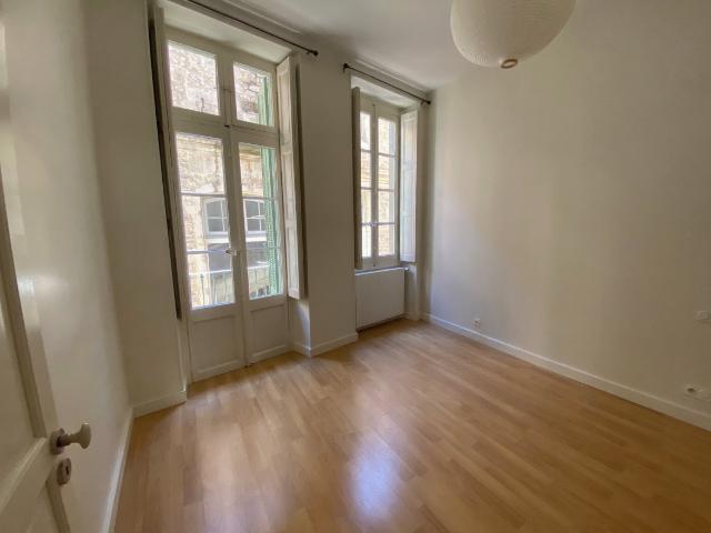 Appartement 4 pièces, 96 m² à louer à Nîmes 30000