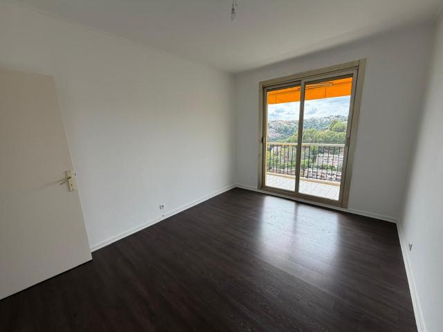 Appartement 4 pièces, 98 m² à louer à Nice 06200