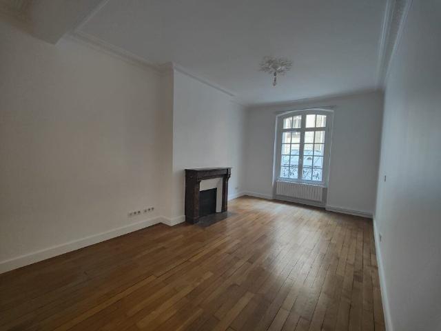 Appartement 4 pièces, 98 m² à louer à Paris 7 75007