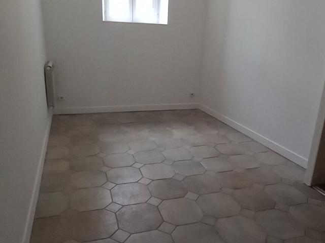 Appartement 4 pièces, 100 m² à louer à Montval sur Loir 72500