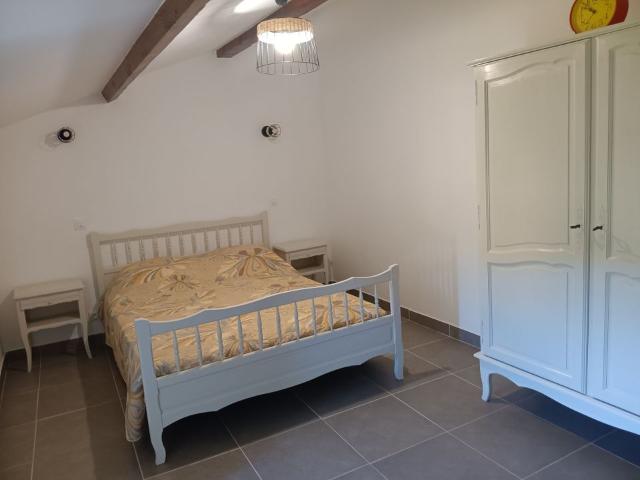 Appartement 4 pièces, 100 m² à louer à Valaurie 26230