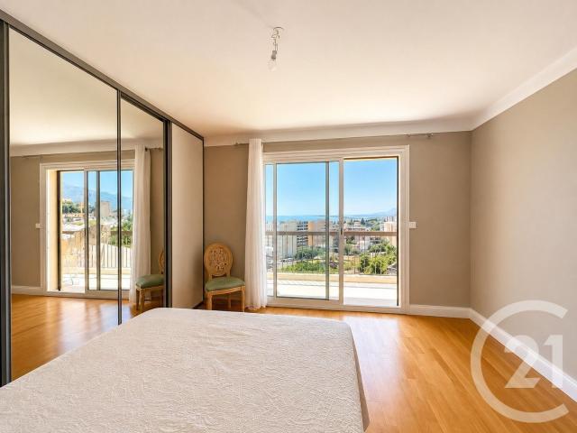 Appartement 4 pièces 102 m²