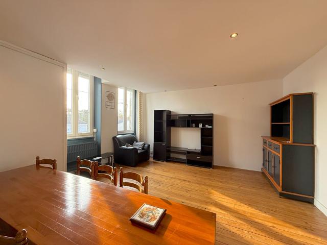Appartement 4 pièces, 102 m² à louer à Étauliers 33820