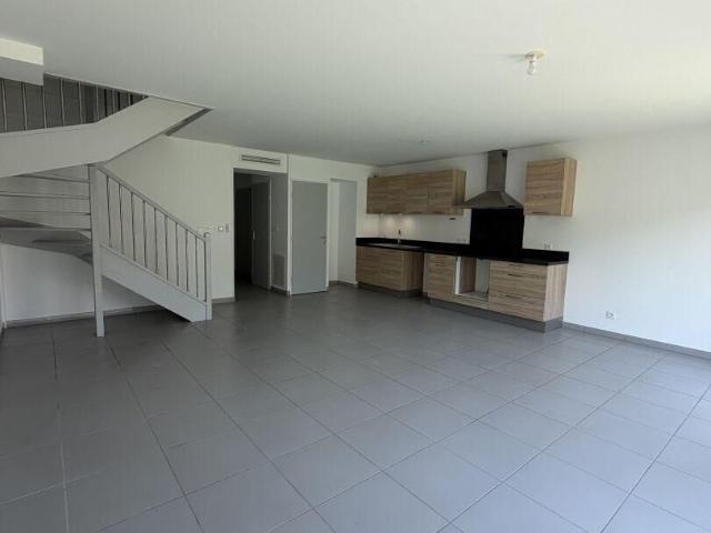 Appartement 4 pièces, 102 m² à louer à Istres 13800