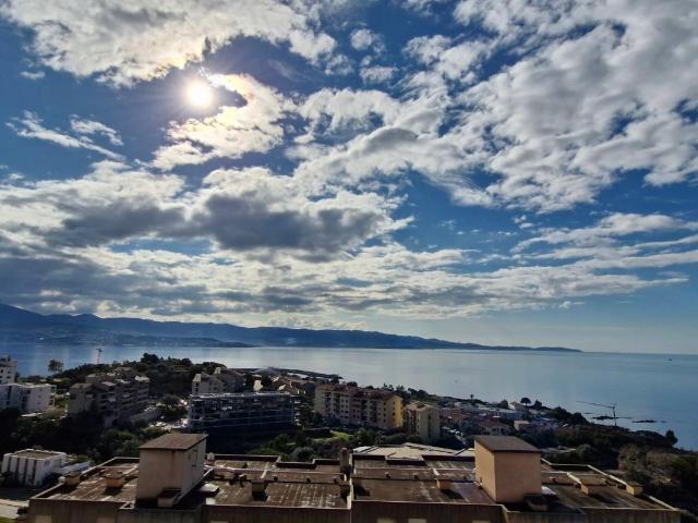 Appartement 4 pièces, 103 m² à louer à Ajaccio 20090