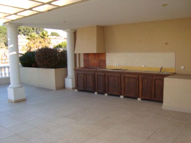Appartement 4 pièces, 104 m² à louer à Saint Laurent du Var 06700