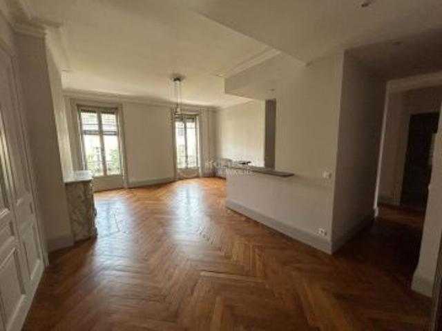 Appartement 4 pièces 109.88 m²