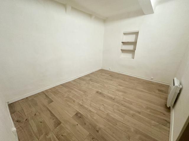 PIGNANS Spacieux appartement de 95 m2 avec balcon