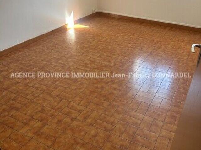 Appartement 4 pièces, 113 m² à louer à Grillon 84600