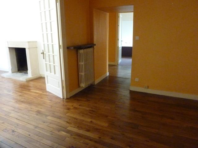 Appartement 4 pièces, 113 m² à louer à Montmorillon 86500