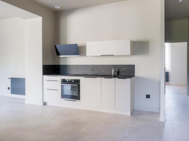 Appartement 4 pièces, 115 m² à louer à Saint Cyr au Mont d'Or 69450