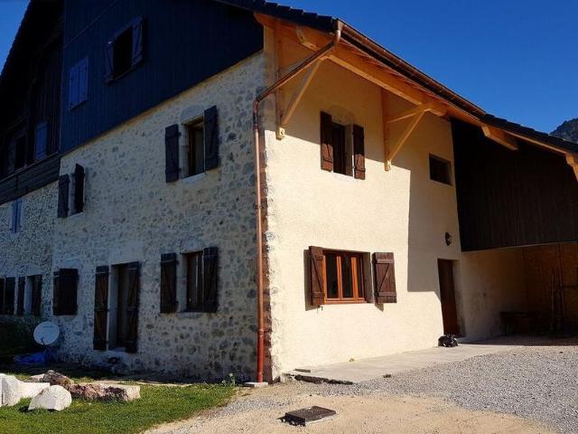 Appartement 4 pièces, 120 m² à louer à Ville en Sallaz 74250