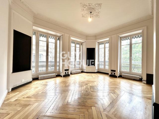 Appartement 4 pièces 124 m²