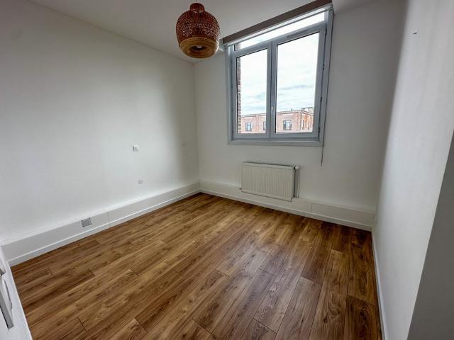 Appartement 4 pièces, 124 m² à louer à Saint André lez Lille 59350