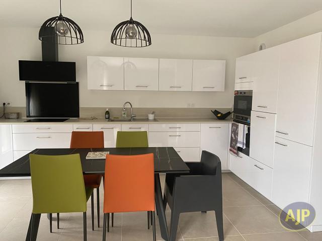 Appartement 4 pièces, 125 m² à louer à Arcachon 33120
