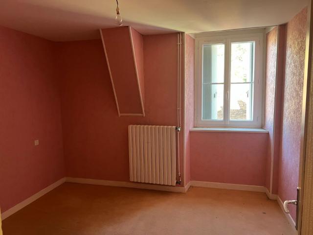 Appartement 4 pièces, 125 m² à louer à Aubusson 23200