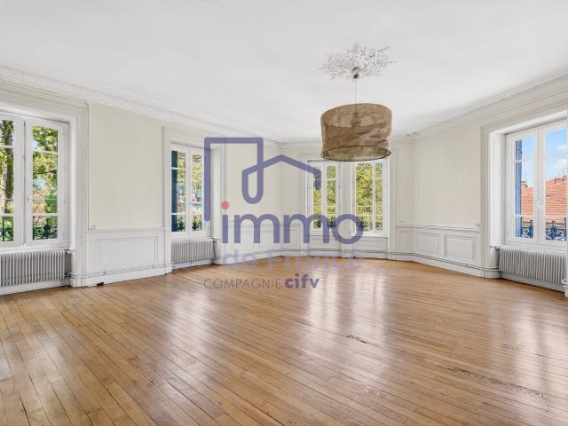 Appartement 4 pièces 130 m²