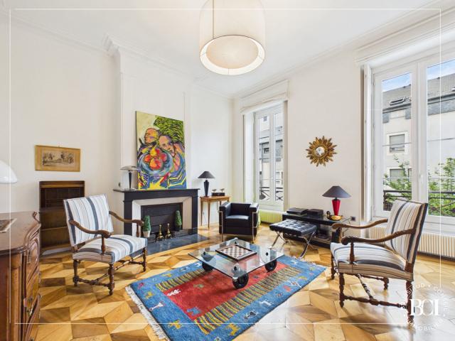 Appartement 4 pièces 140 m²