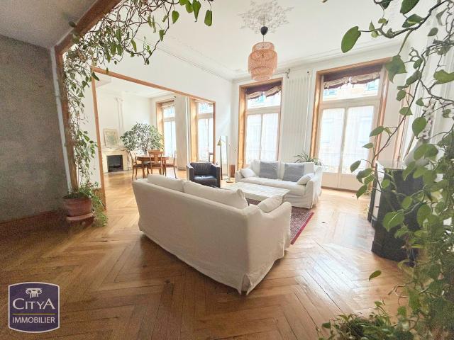 Appartement 4 pièces 140 m²