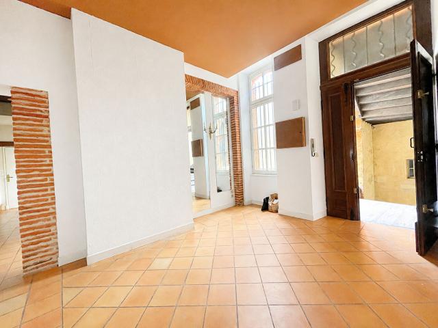 Appartement 4 pièces, 141 m² à louer à Montauban 82000