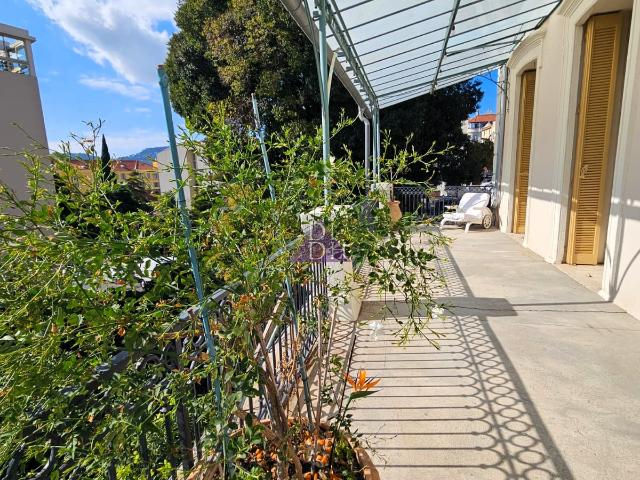 Appartement 4 pièces 143 m²