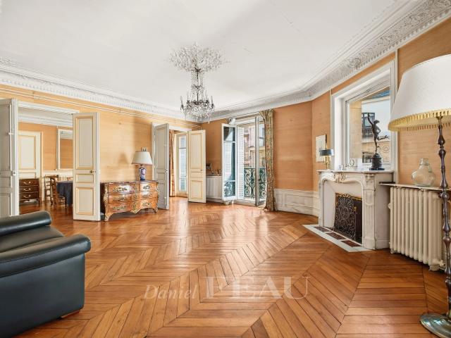 Appartement 4 pièces 145 m²