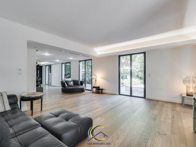 Appartement 4 pièces 150 m²