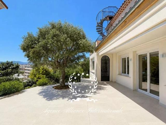 Appartement 4 pièces 157 m²