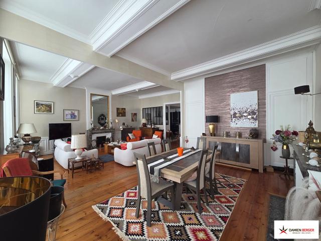 Appartement 4 pièces 157 m²