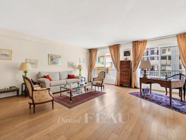 Appartement 4 pièces 158 m²