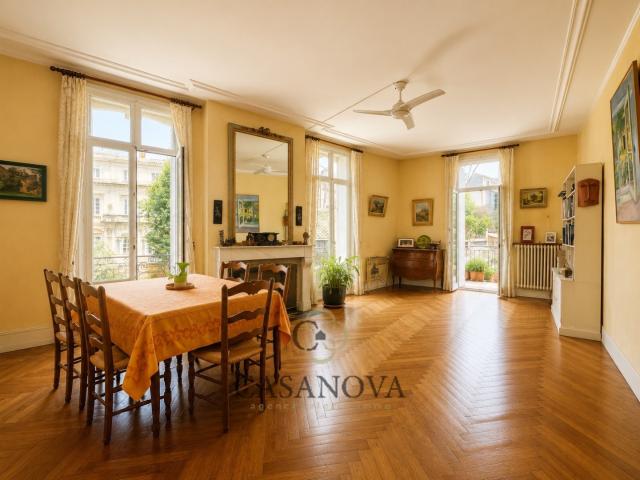 Appartement 4 pièces 160 m²