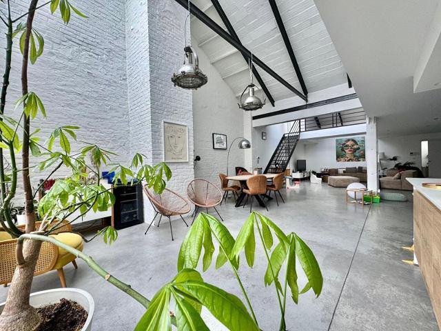 Appartement 4 pièces 161 m²