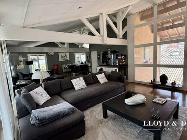 Appartement 4 pièces 162 m²