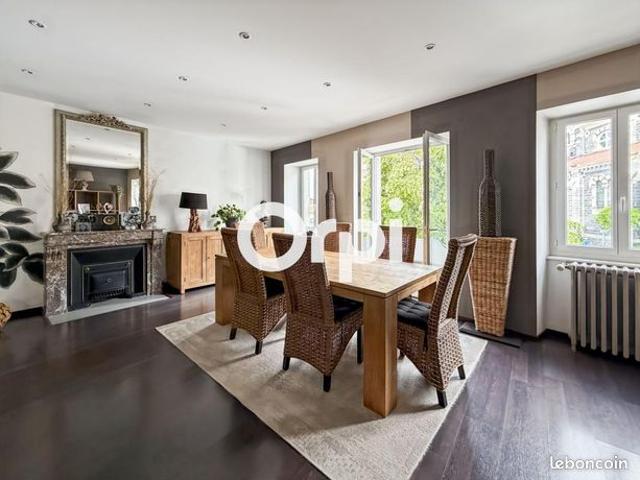 Appartement 4 pièces 165 m²