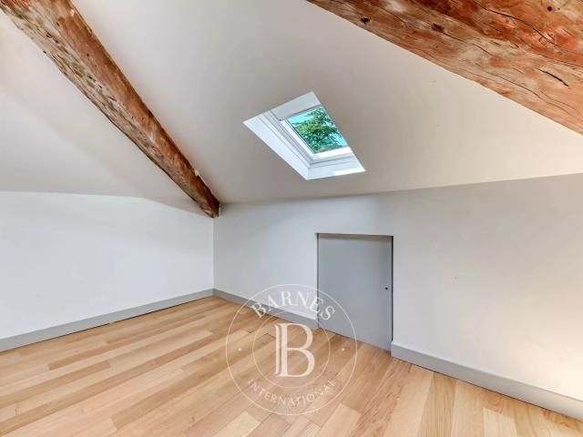 Appartement 4 pièces, 167 m² à louer à Écully 69130