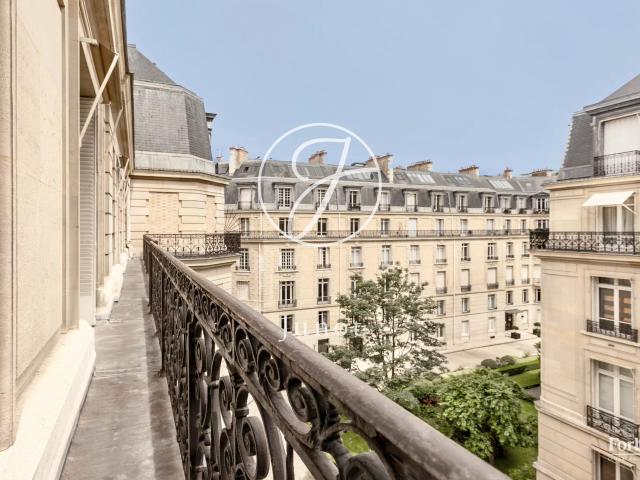 Appartement 4 pièces 170 m²