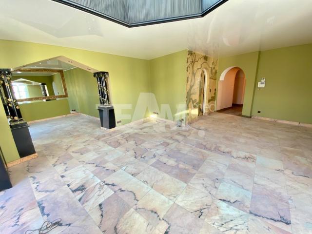 Appartement 4 pièces 179 m²