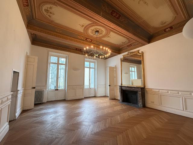 Appartement 4 pièces 280 m²