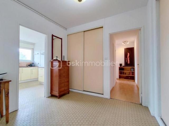 Appartement lumineux 2 chambres avec 2 grands balcons + box – Metz