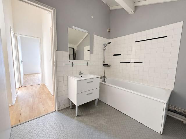 Appartement 4 pièces 2 chambres à louer à Savigny le Temple, secteur Gare