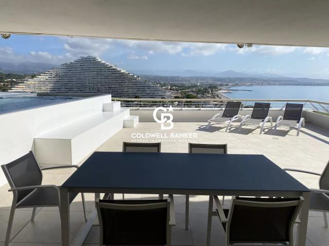 Appartement 4 pièces 3 chambres Pieds dans l'eau 125m² Villeneuve Loubet