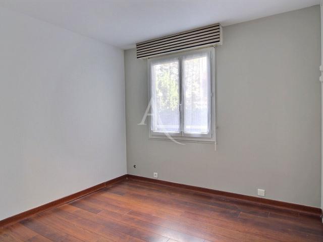 Appartement 4 pièces Trappes 77.00m² 1200€ à louer l'Adresse
